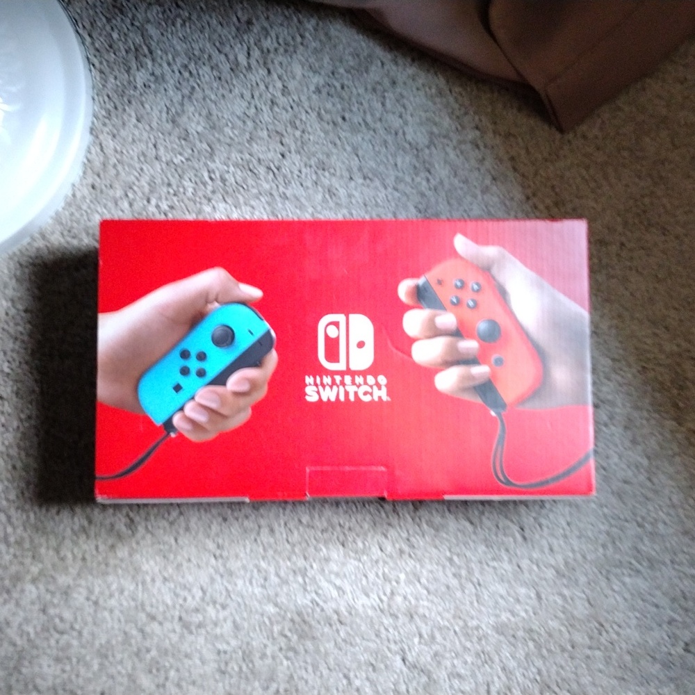 Nintendo Switch w/ Neon Blue & Neon Red Joy-Con - Picture 2 of 4